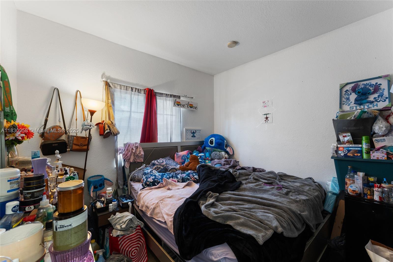 SILVER PALM LAKE - Residential