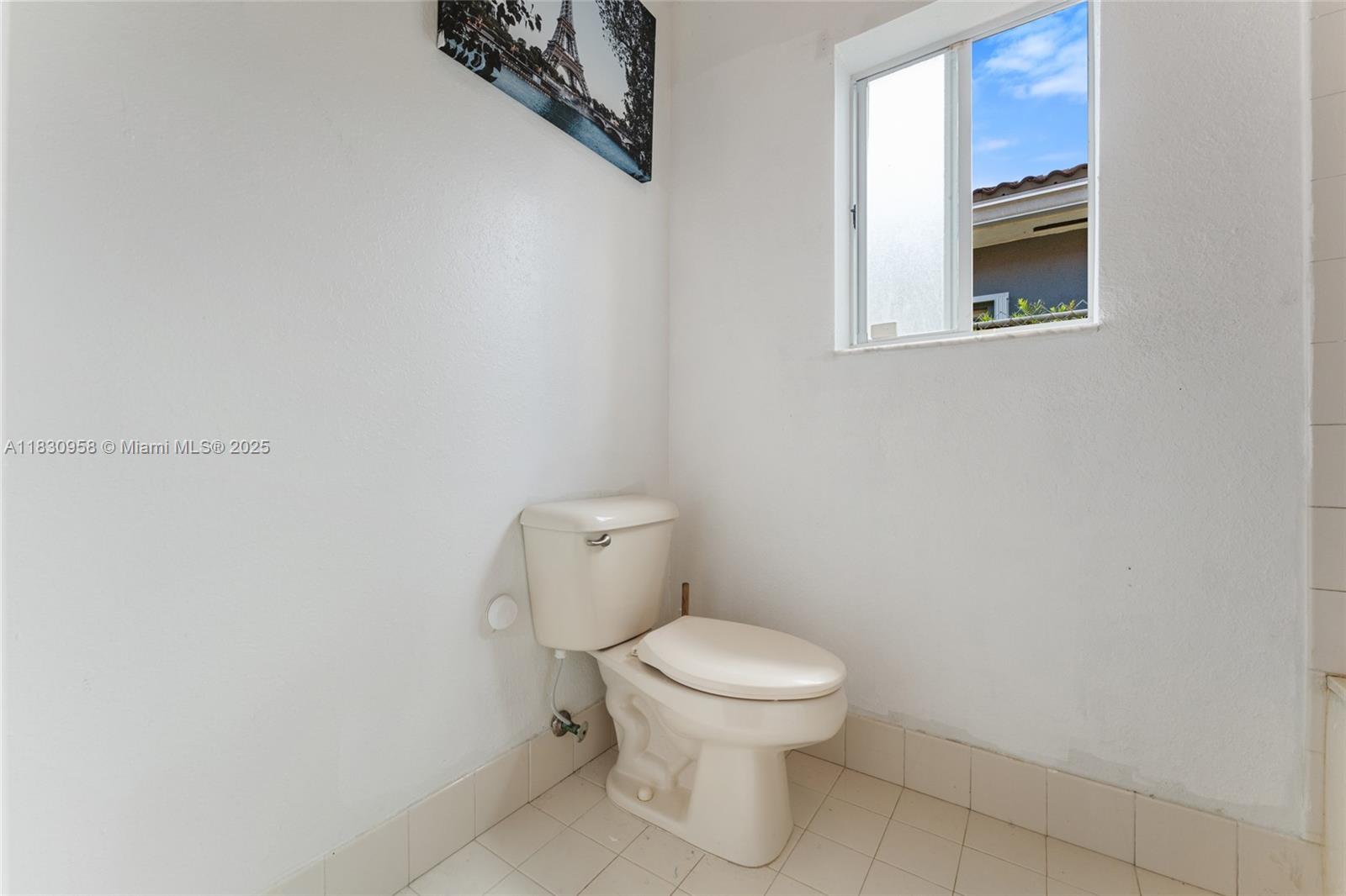 SILVER PALM LAKE - Residential