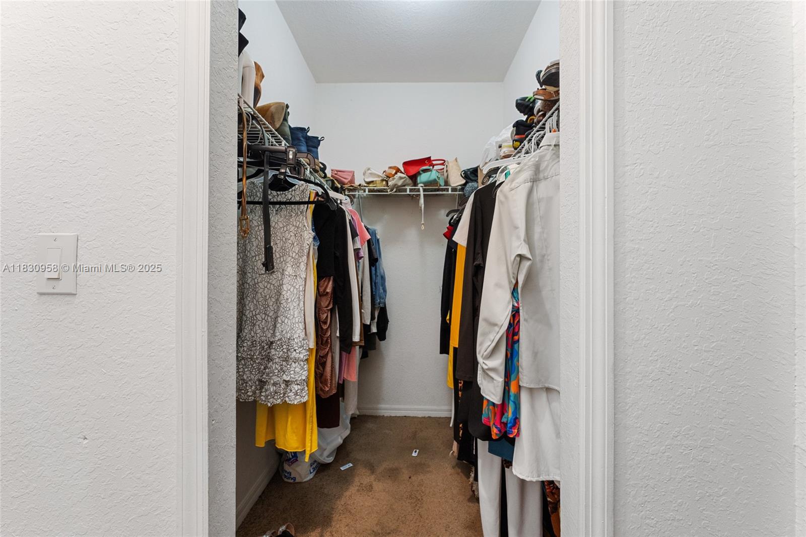 SILVER PALM LAKE - Residential