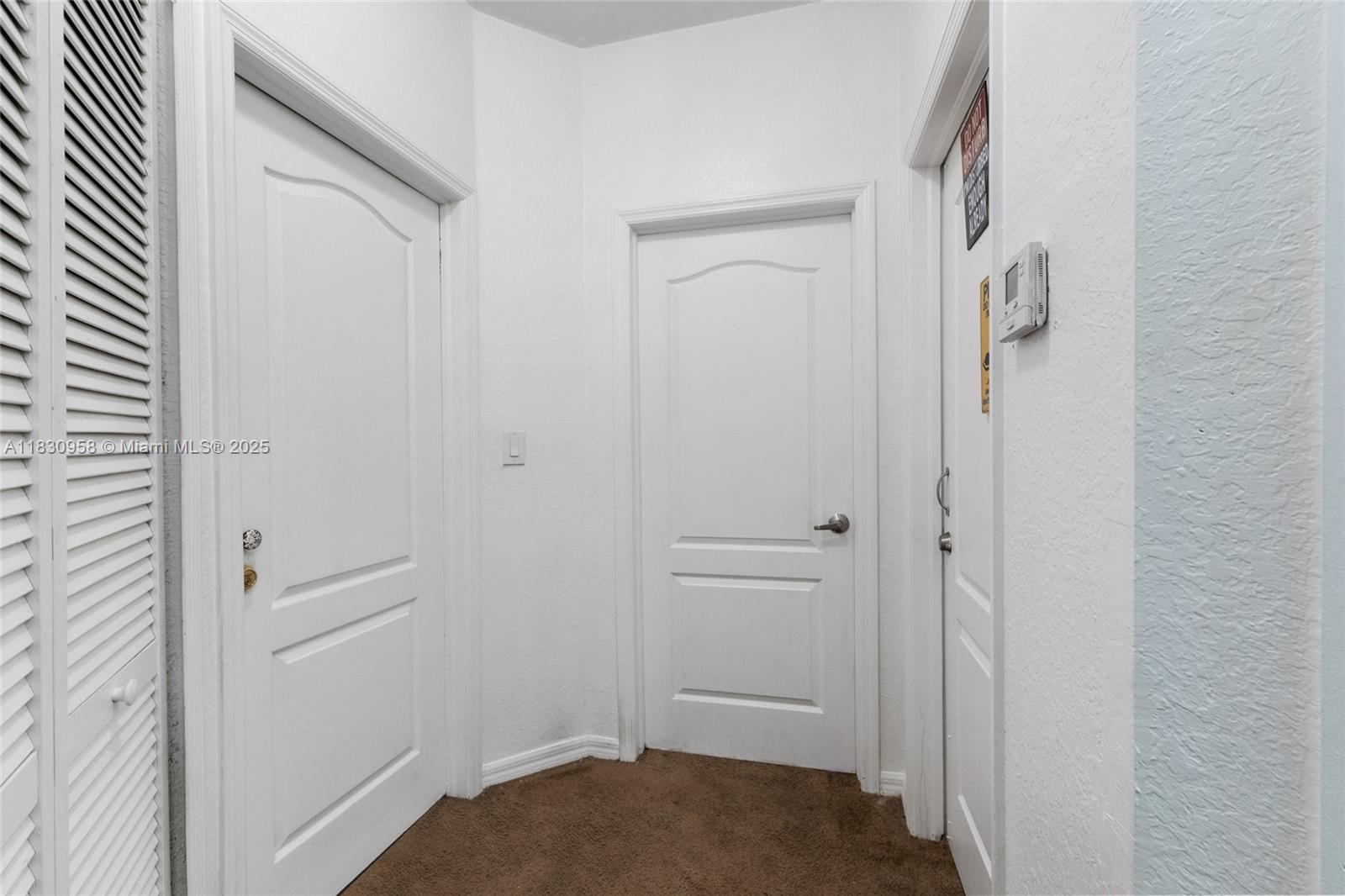 SILVER PALM LAKE - Residential