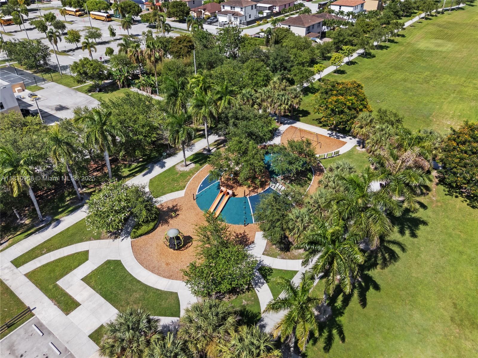 SILVER PALM LAKE - Residential