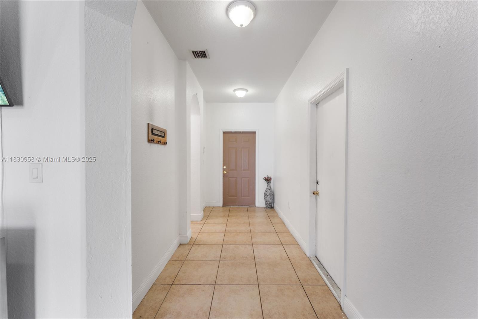 SILVER PALM LAKE - Residential