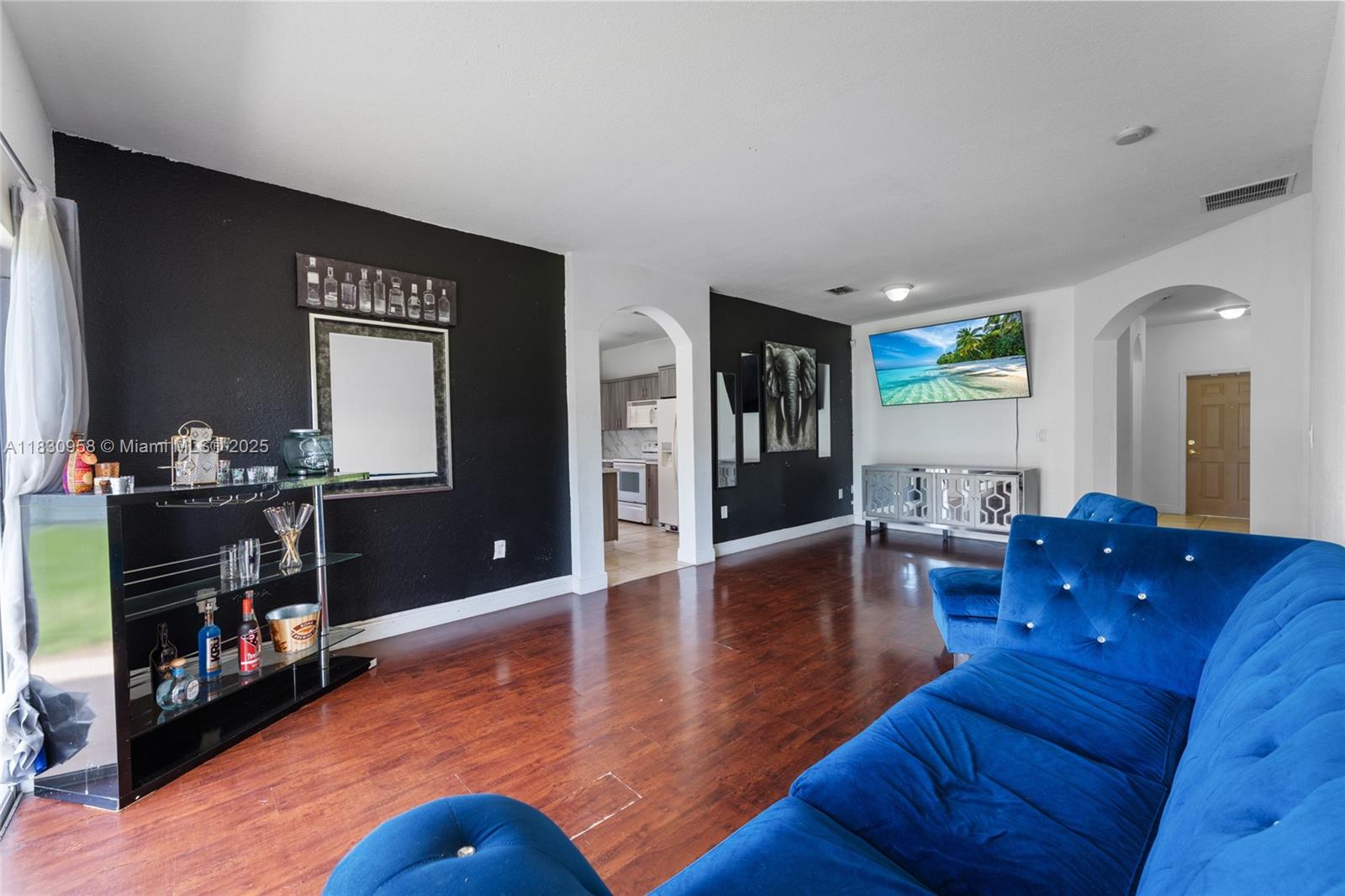 SILVER PALM LAKE - Residential