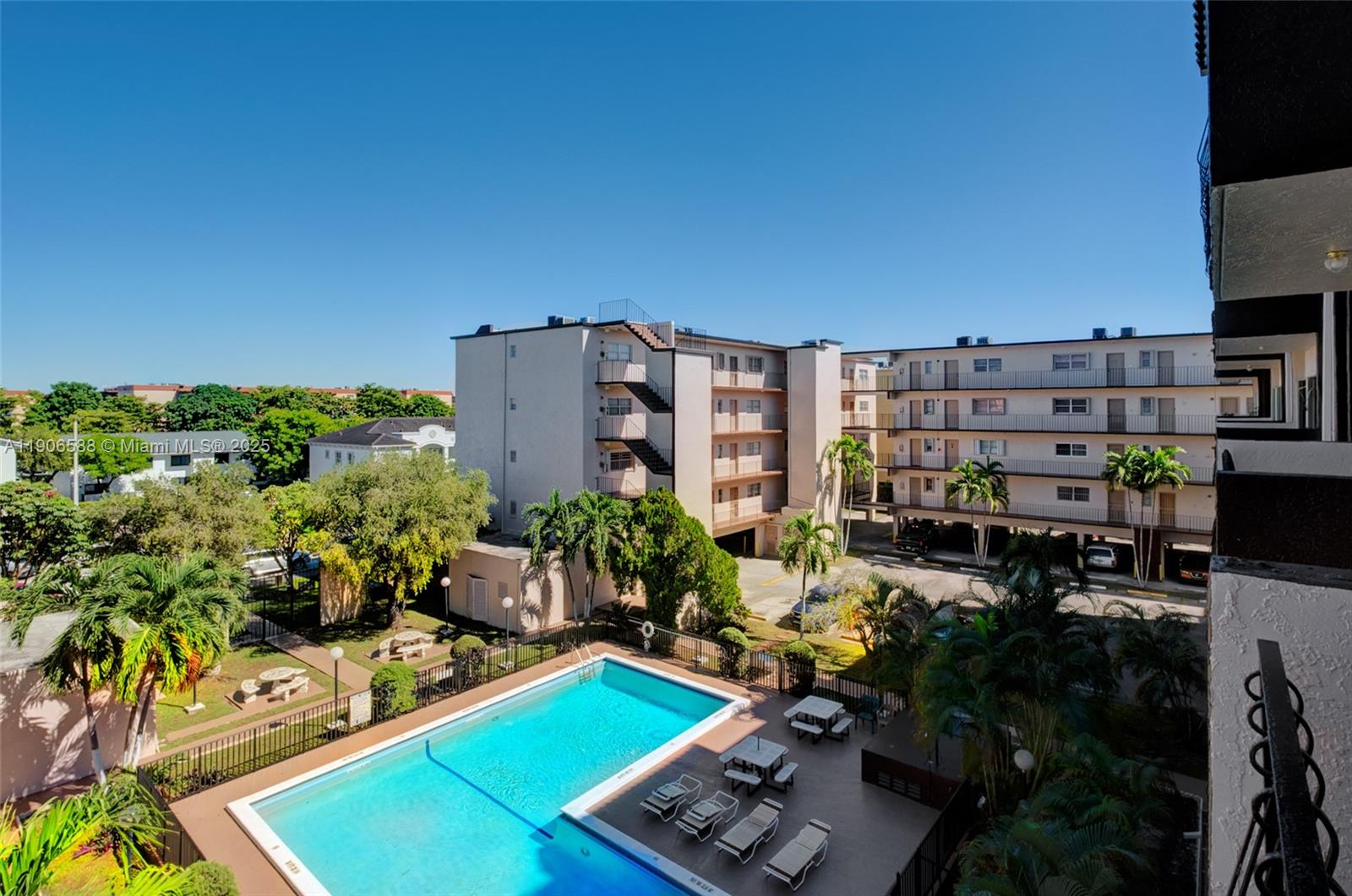 WESTLAND-EDEN CONDO I - Residential