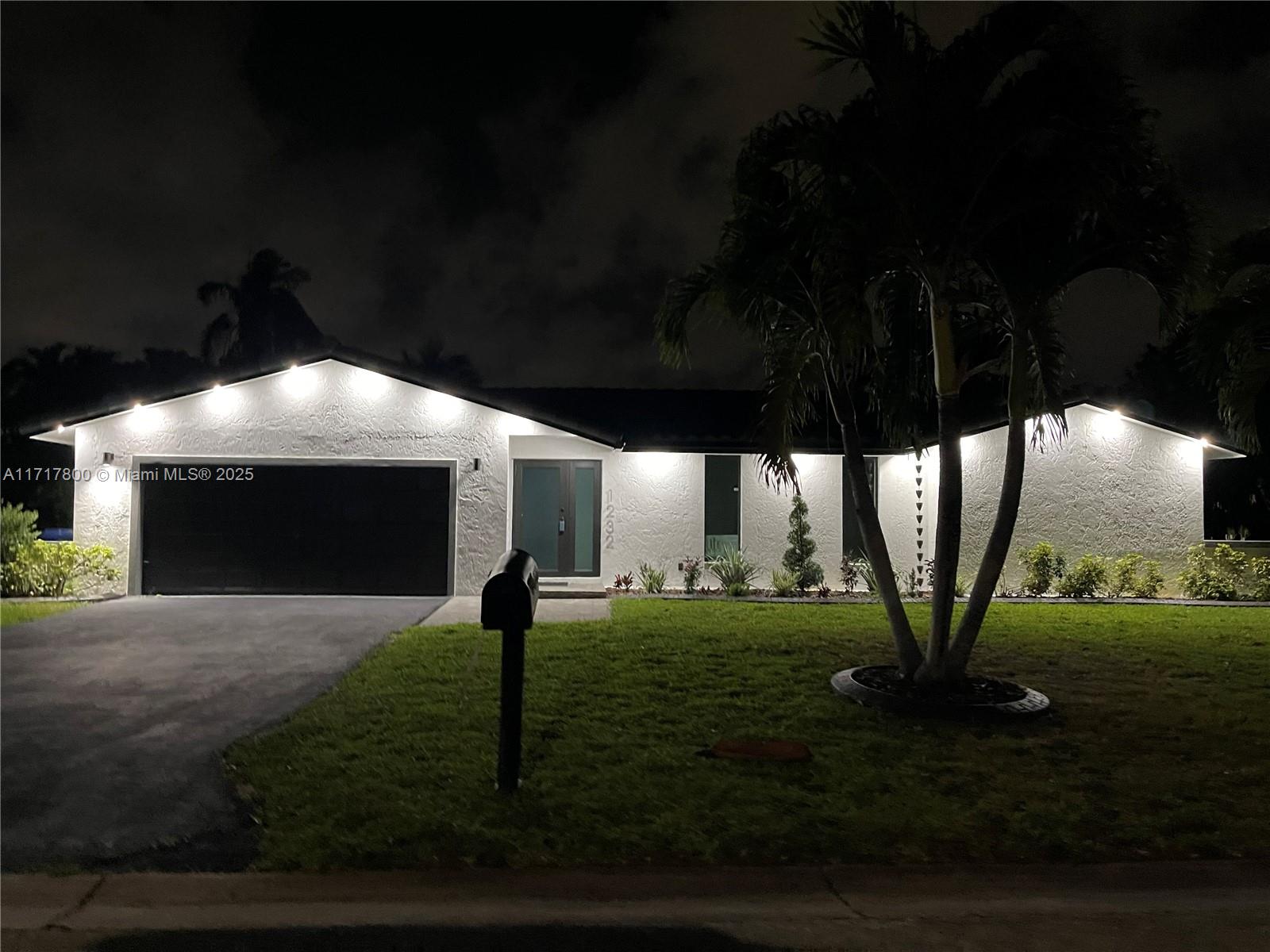 1232 Nw 85th Ter, Coral Springs, Broward County, Florida - 5 Bedrooms  
2 Bathrooms - 