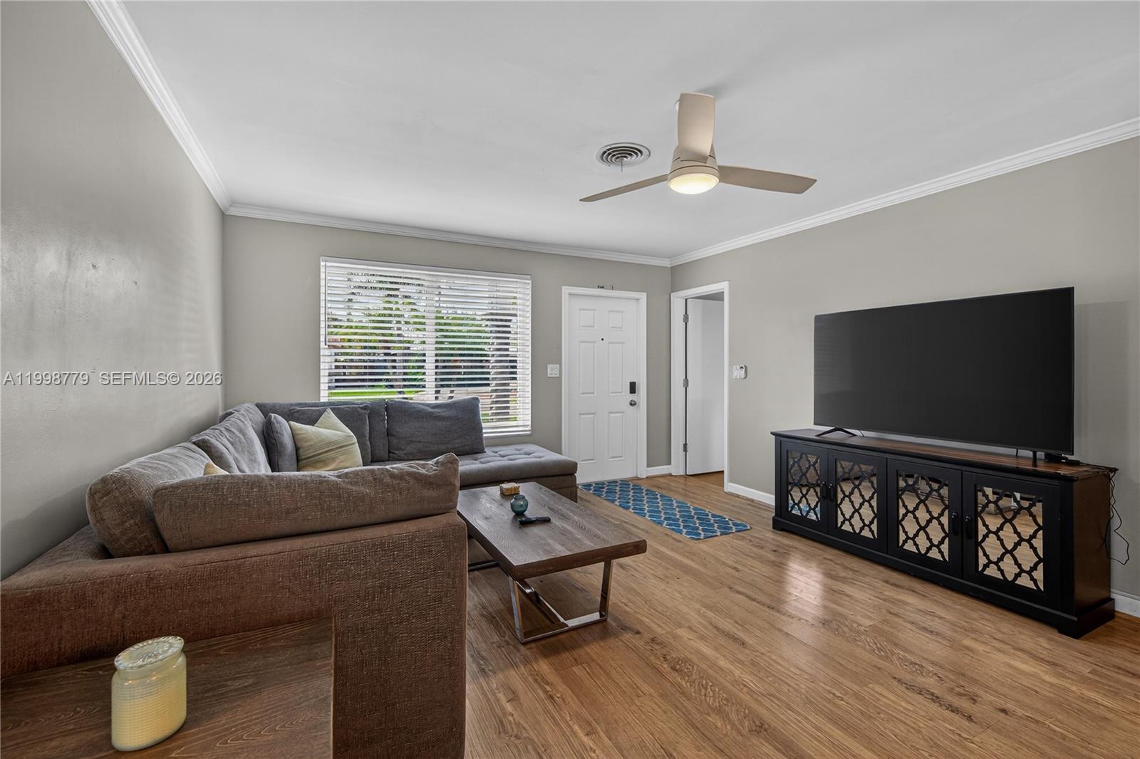 IMPERIAL POINT 1 SEC - Residential