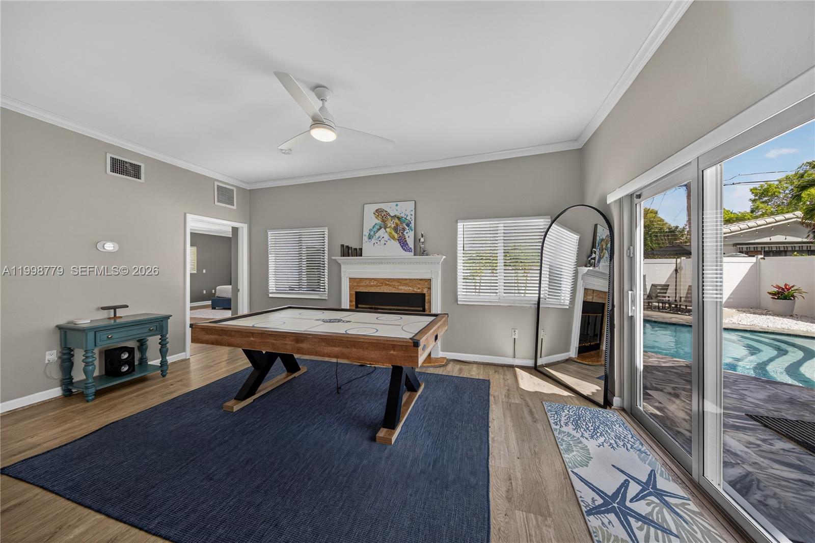 IMPERIAL POINT 1 SEC - Residential