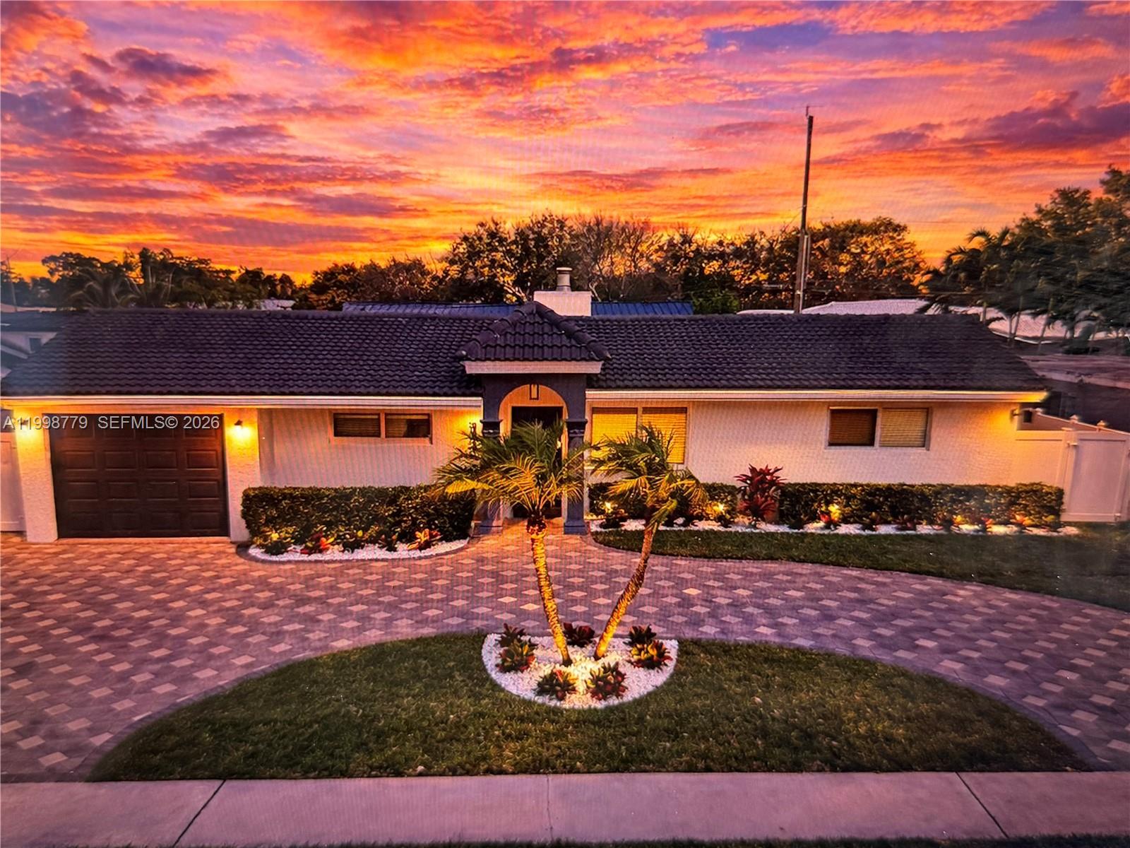 IMPERIAL POINT 1 SEC - Residential