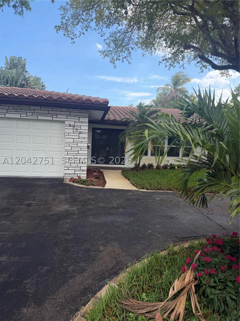 Tiny photo for 5300 Adams St, Hollywood, FL 33021 (MLS # A12042751)