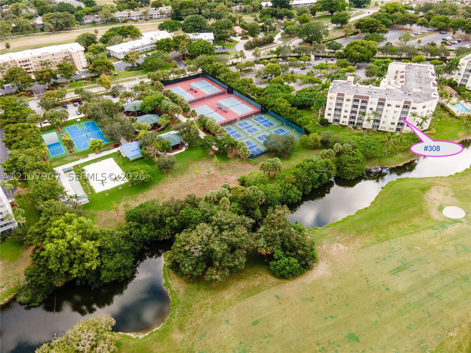 3500 Oaks Clubhouse Dr 308