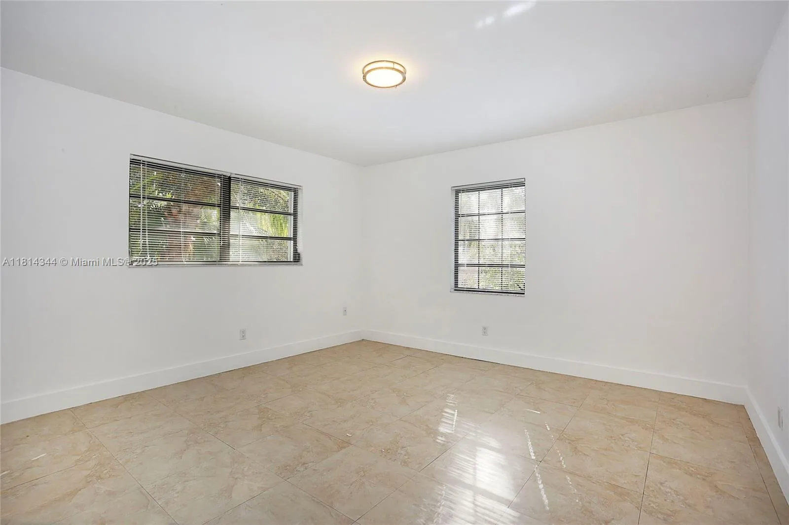 Coral Gables, Florida 33146, United States, 3 Bedrooms Bedrooms, ,2 BathroomsBathrooms,Residential,Active,142693