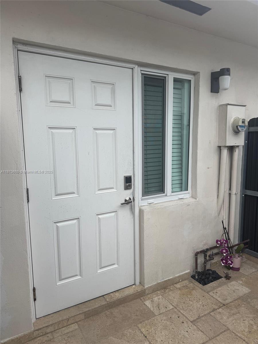 Rental Property at 3340 Sw 139th Ave 1, Miami, Broward County, Florida - Bedrooms: 1 
Bathrooms: 1  - $1,500 MO.