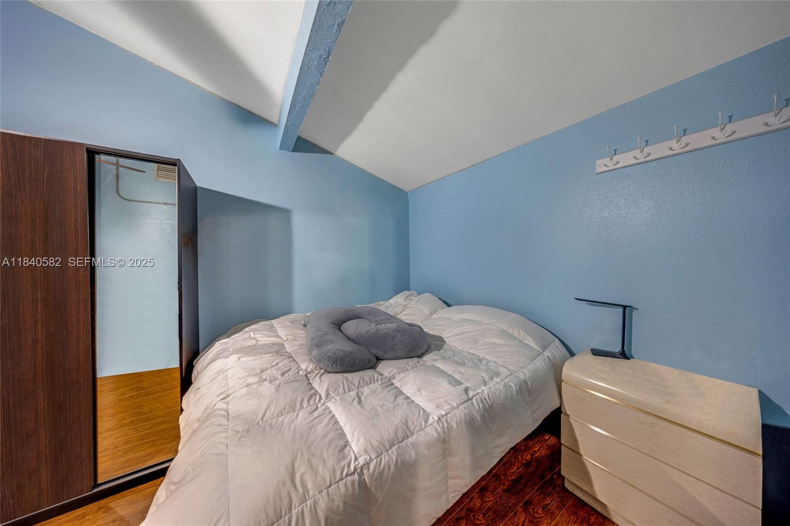 SUNSHINE MANOR NO 3 - Residential