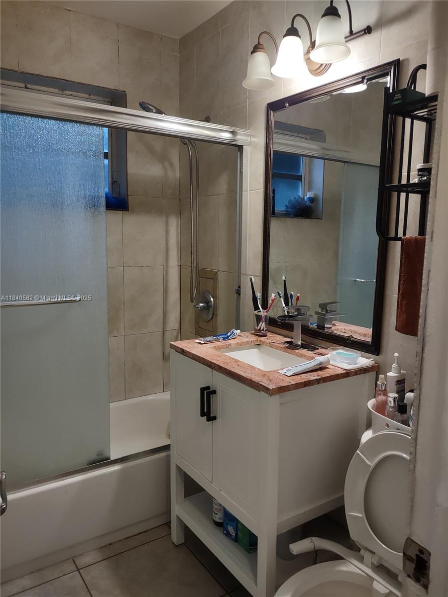 SUNSHINE MANOR NO 3 - Residential