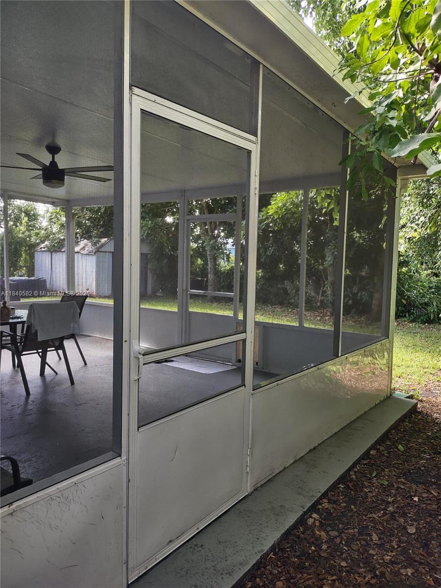 SUNSHINE MANOR NO 3 - Residential