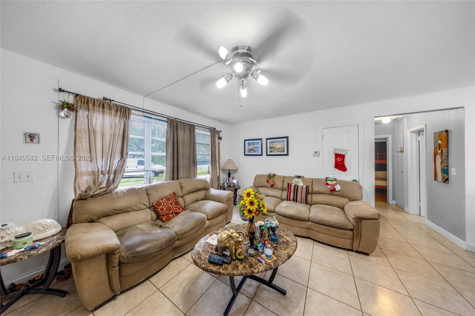 SUNSHINE MANOR NO 3 - Residential