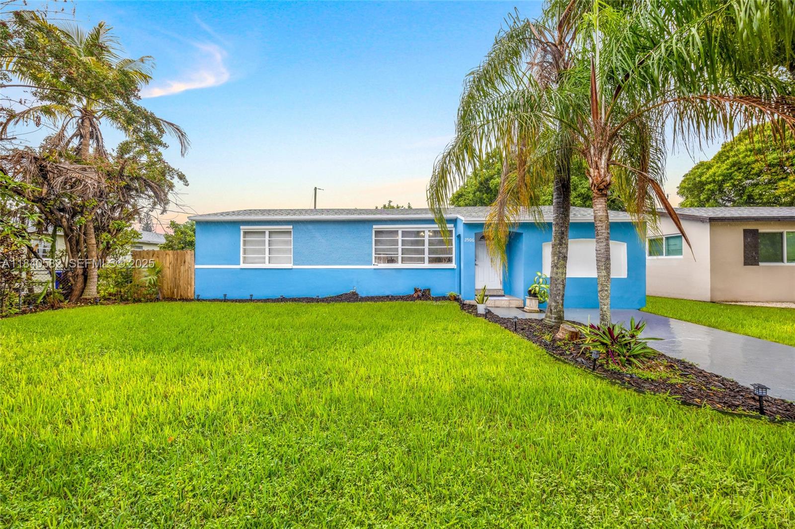 SUNSHINE MANOR NO 3 - Residential