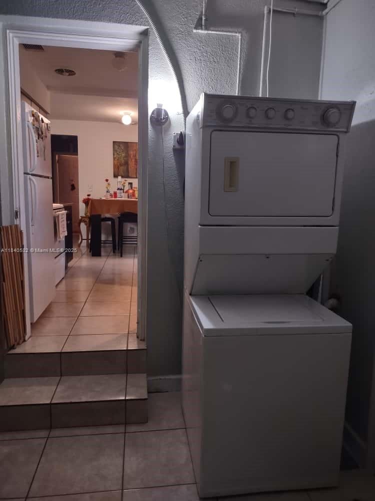 SUNSHINE MANOR NO 3 - Residential