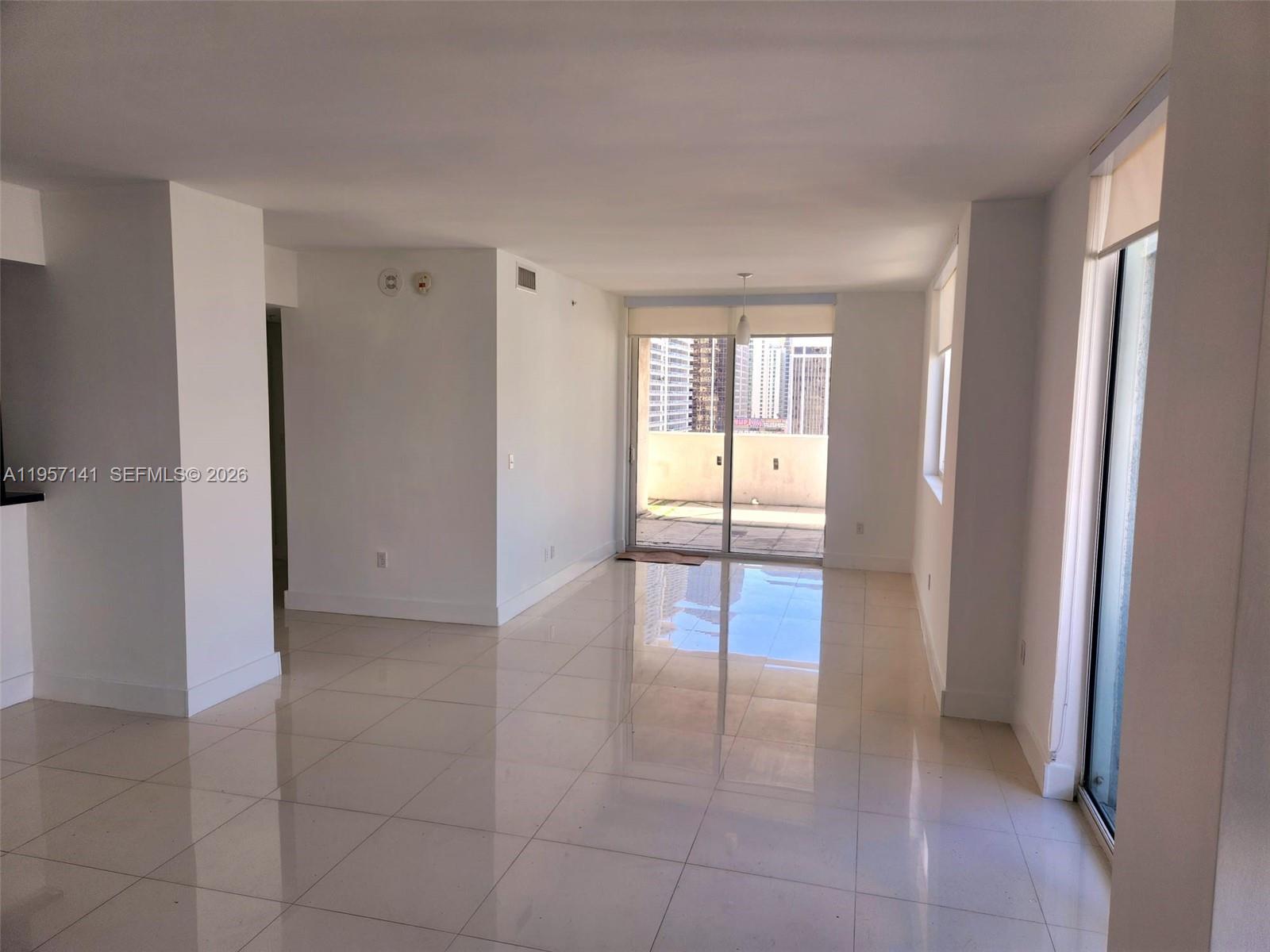 VIZCAYNE NORTH CONDO - Residential Lease