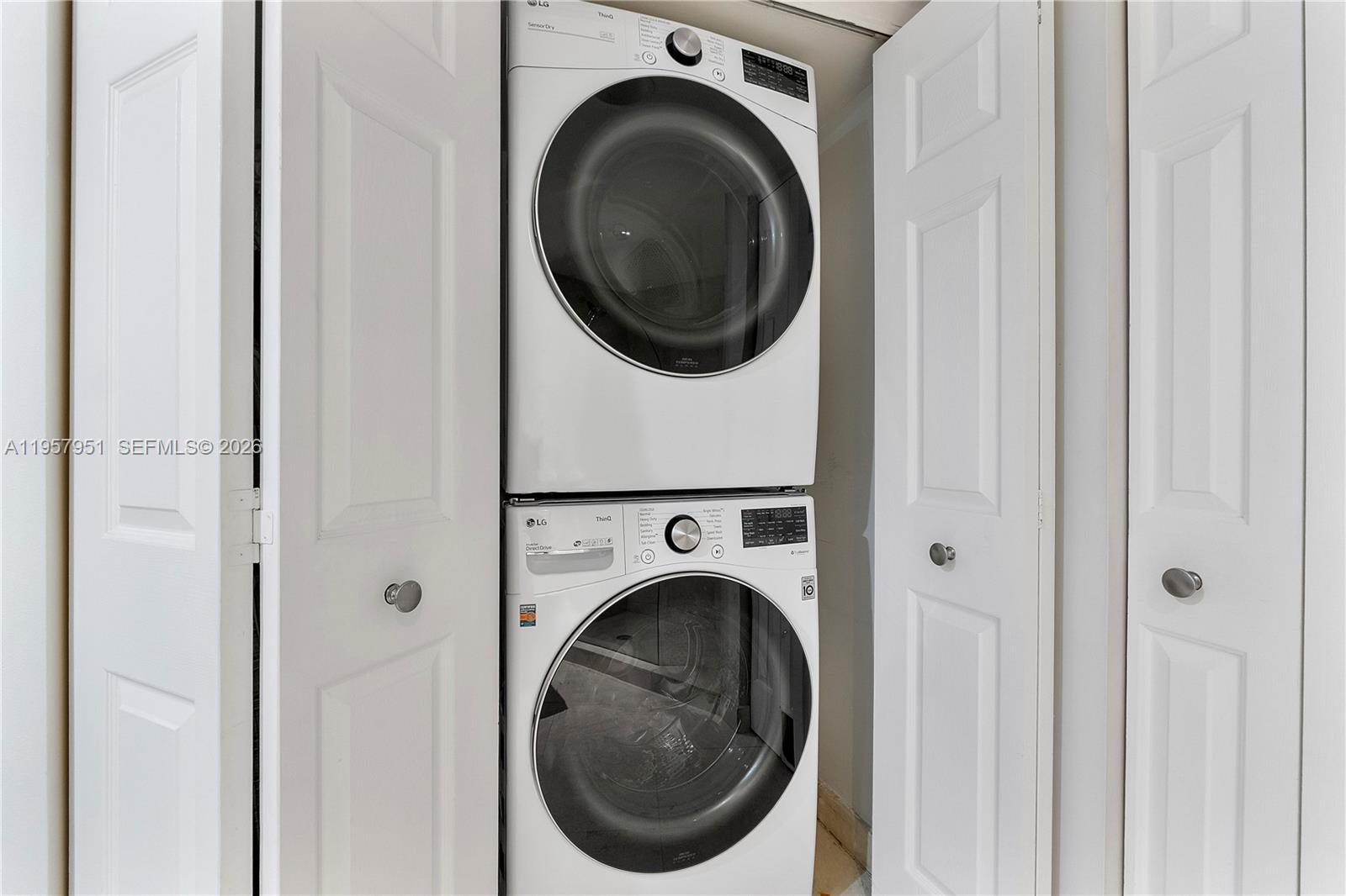 MYSTIC POINTE TOWER 400 - Residential