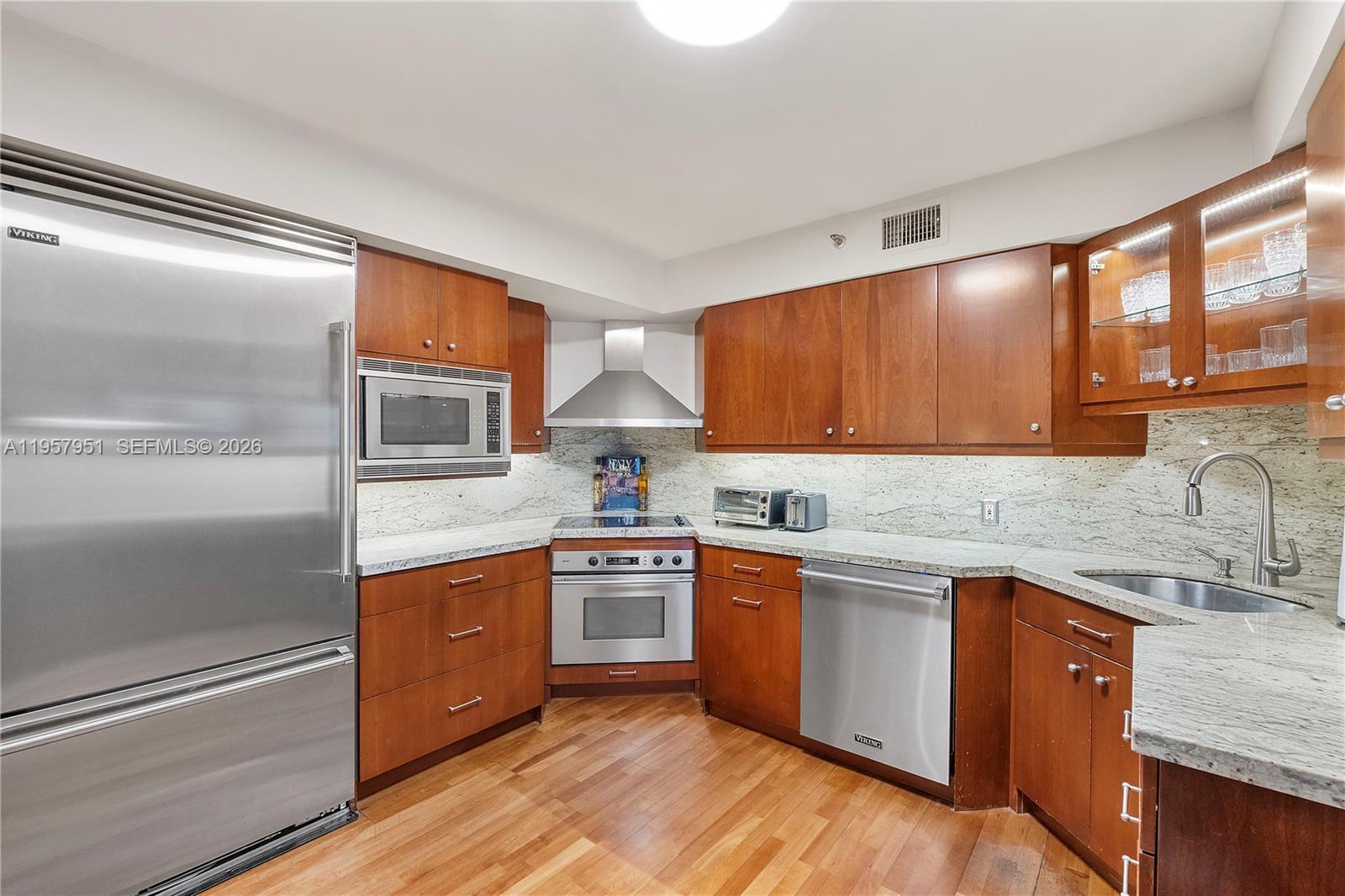 MYSTIC POINTE TOWER 400 - Residential