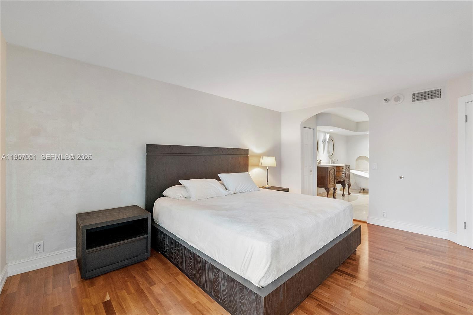 MYSTIC POINTE TOWER 400 - Residential