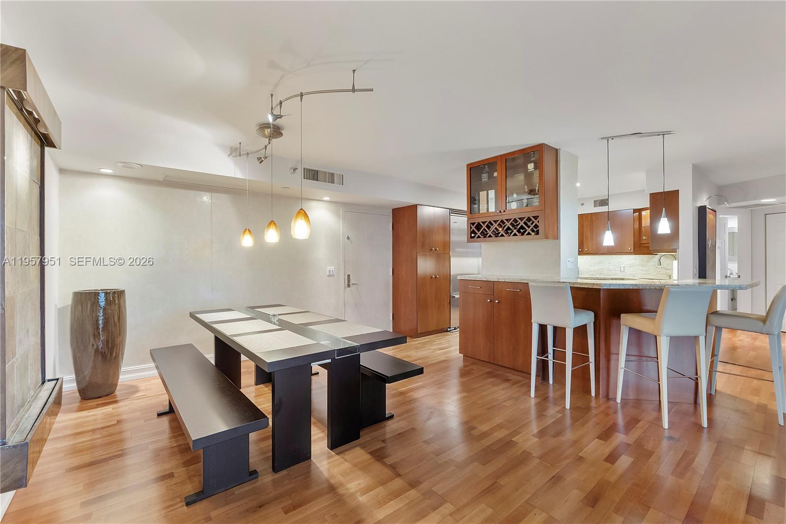 MYSTIC POINTE TOWER 400 - Residential