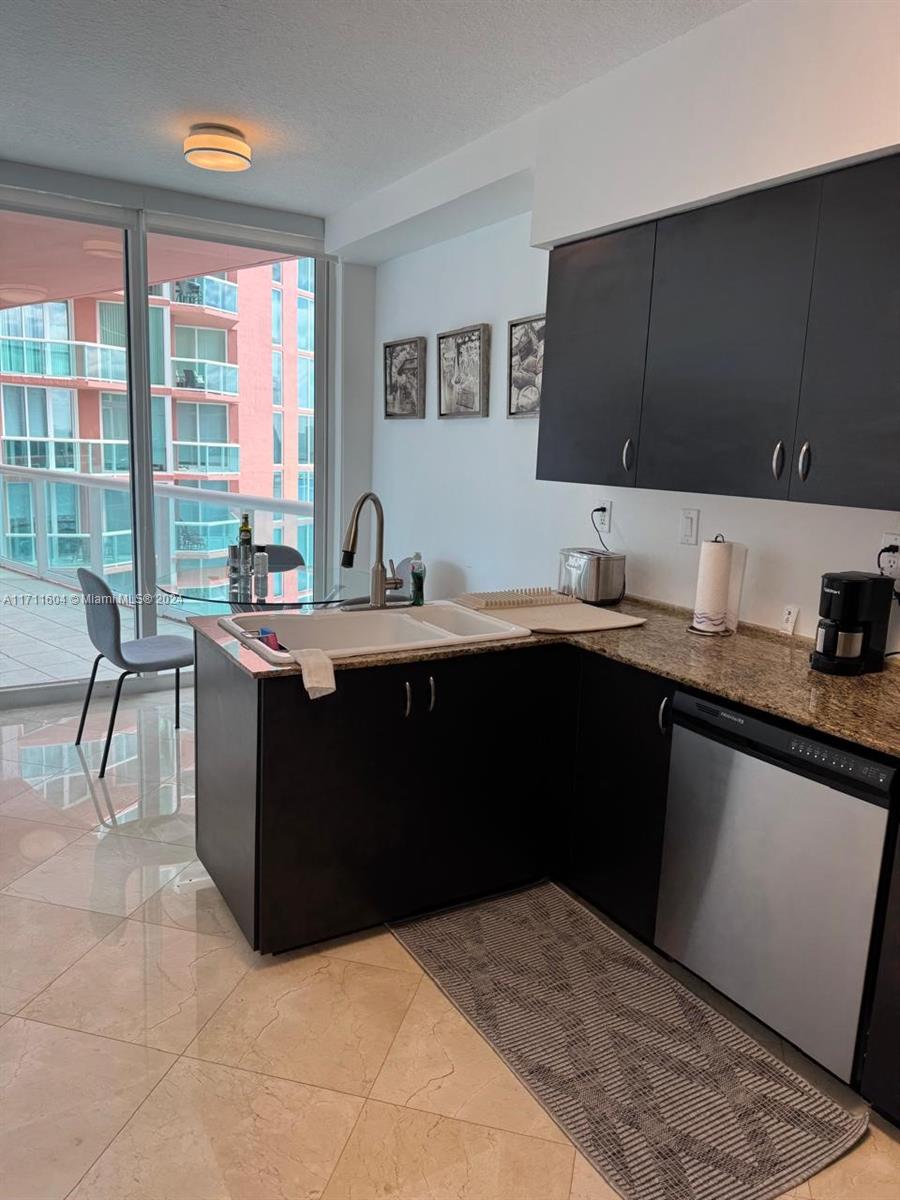 100 HIDDEN BAY CONDO - Residential Lease