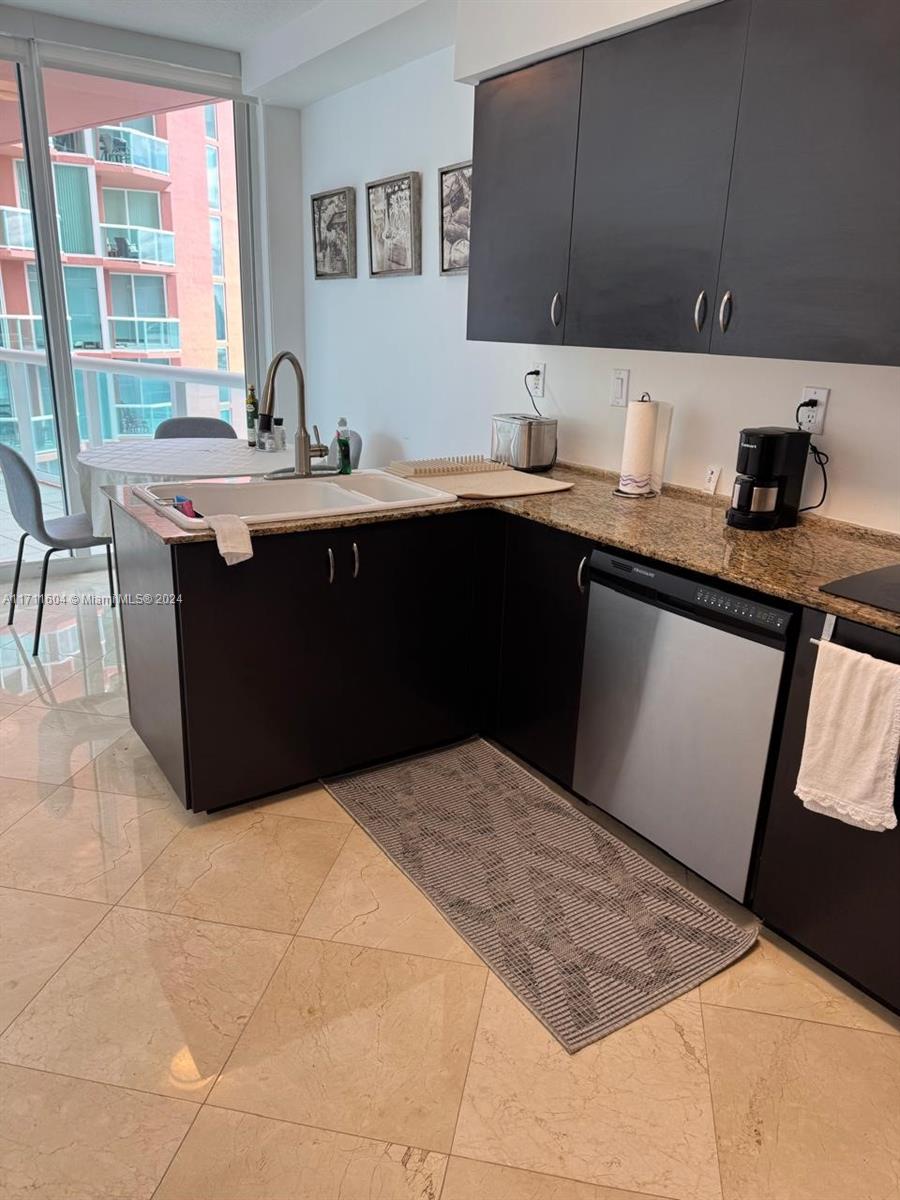 100 HIDDEN BAY CONDO - Residential Lease