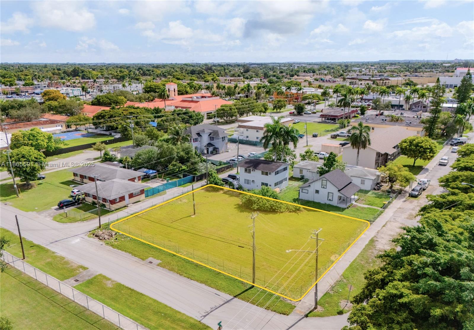 Surrounded by established educational facilities– Homestead Middle School, Miami-Dade College, and Neva King Cooper Educational Center, and
positioned at the gateway to Downtown, the site is ideally suited for a range of complementary uses such as retail storefront, mixed-use development, or a
custom facility that can take advantage of the B-1 liberal use allowances such as day-care or veterinary clinic. With strong visibility and connectivity, the property offers investors and developers the chance to establish a long-term presence in one of South Florida’s fastest-growing submarkets.
**SELLER FINANCING AVAILABLE**