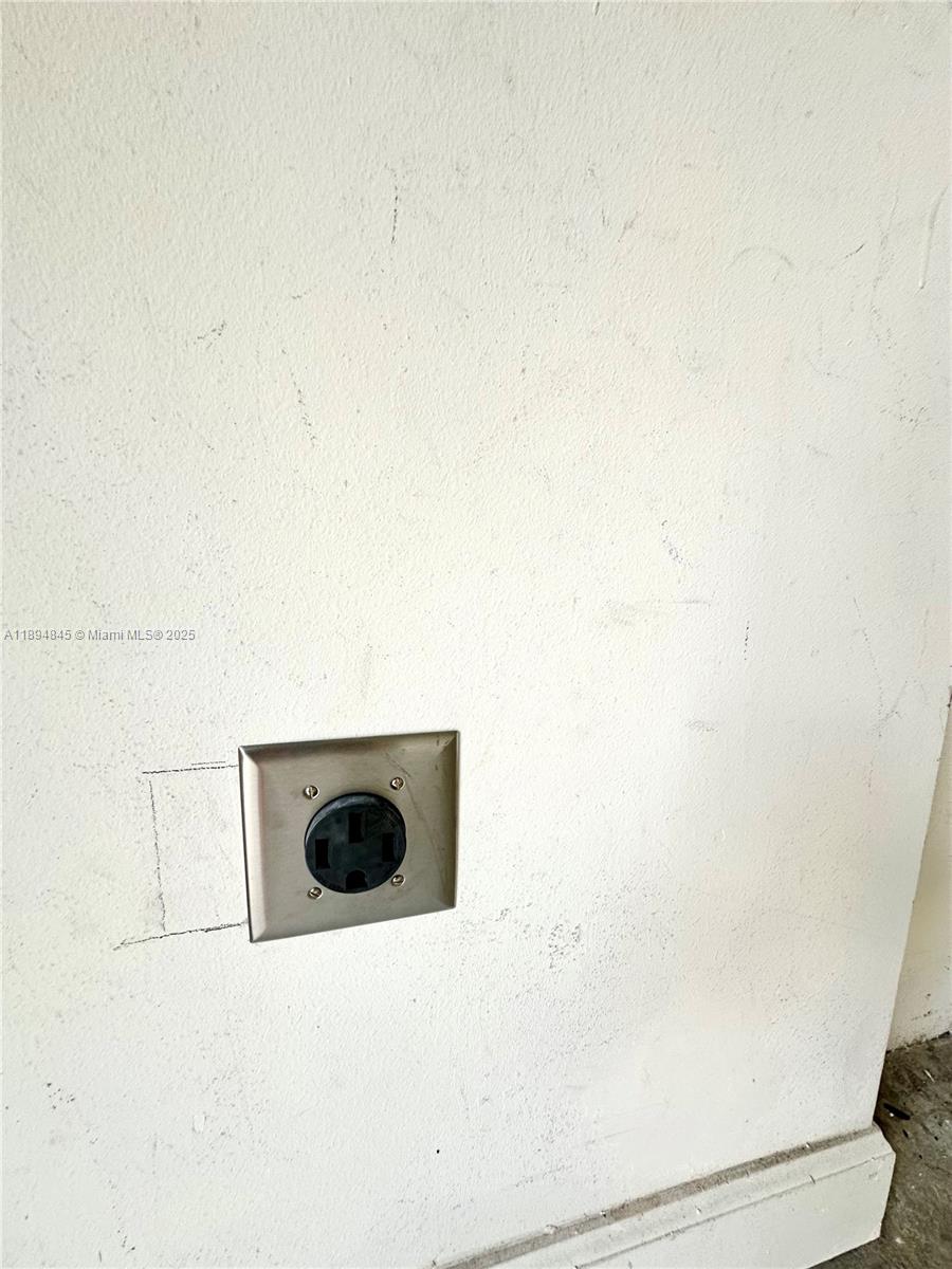 CHAMPION LAKES - Residential