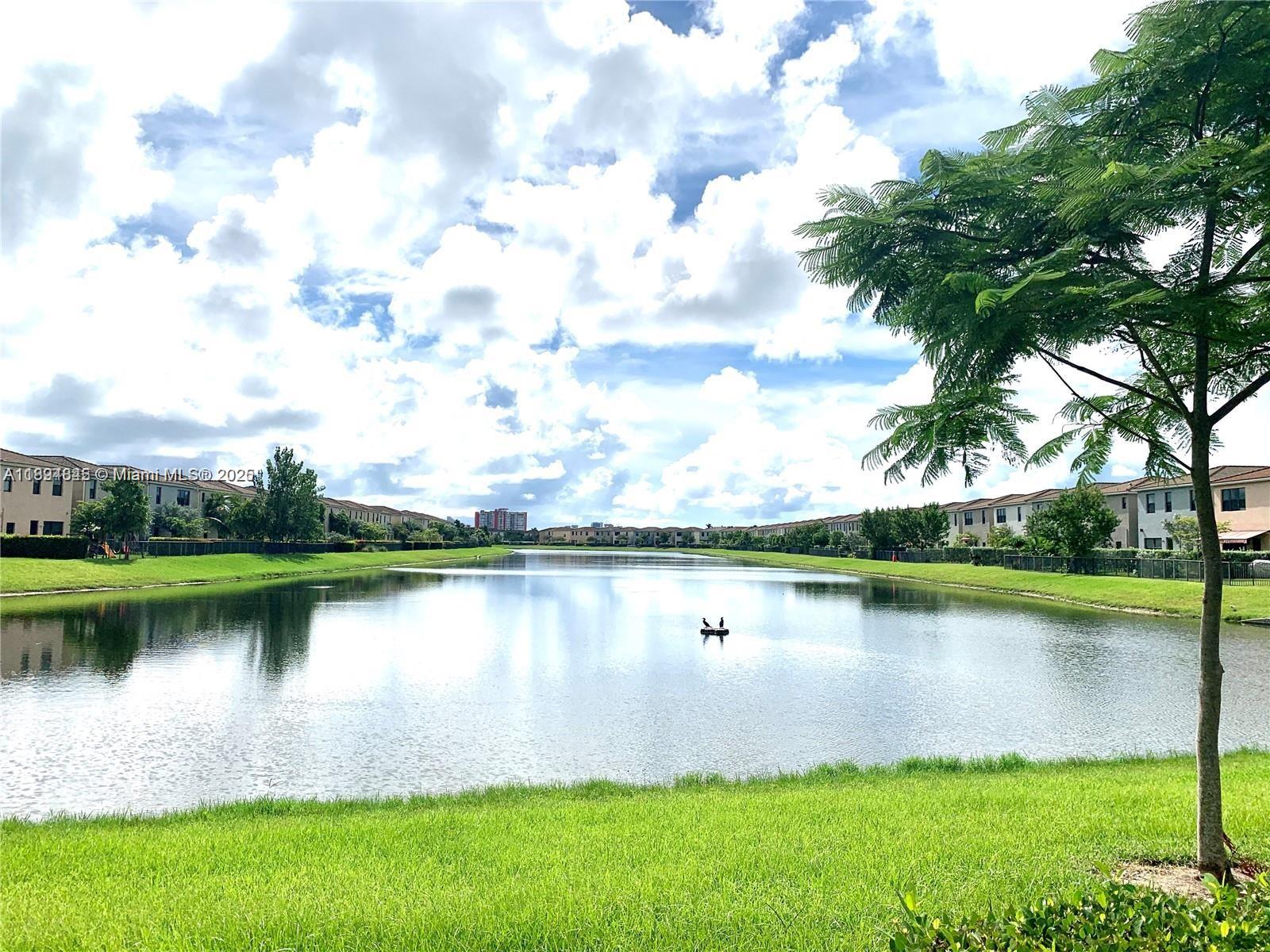 CHAMPION LAKES - Residential