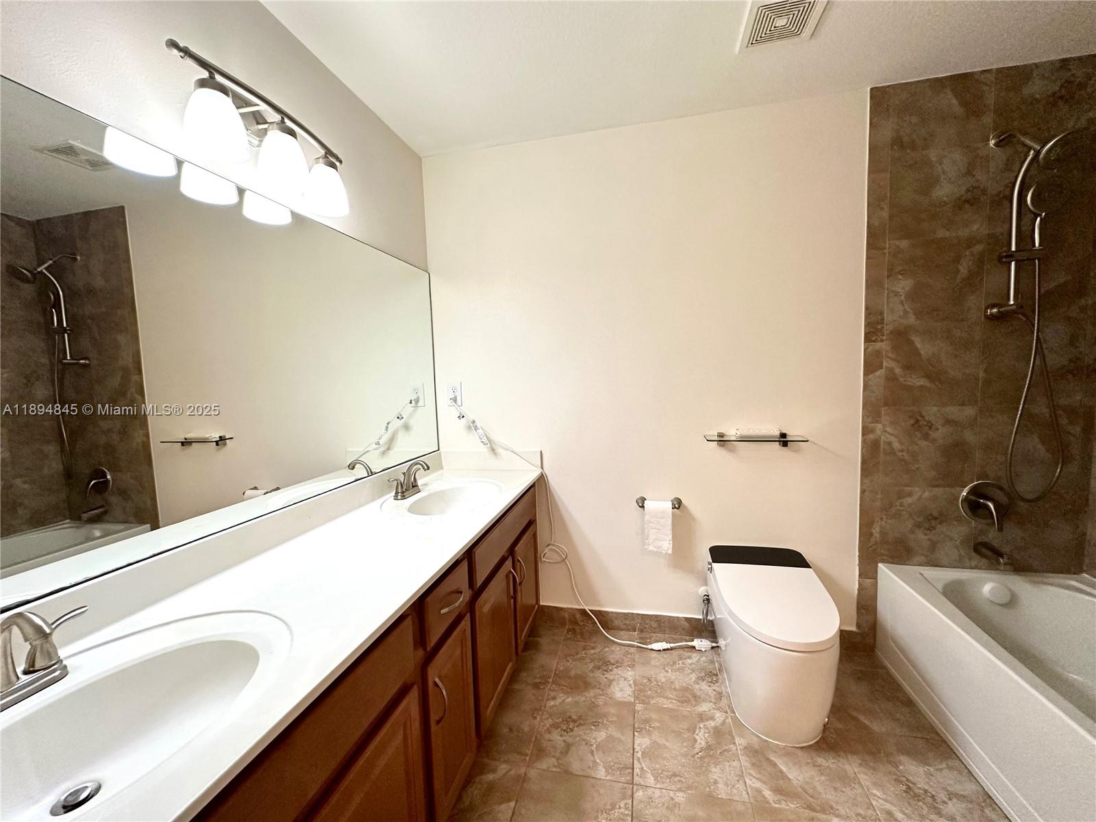 CHAMPION LAKES - Residential