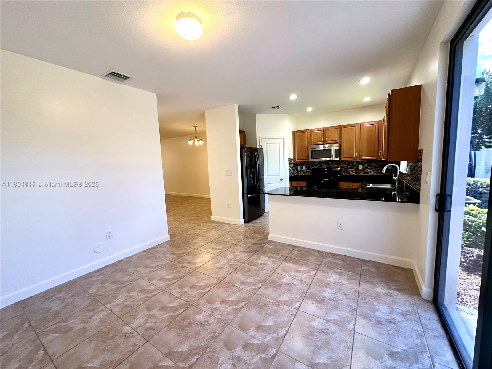 CHAMPION LAKES - Residential