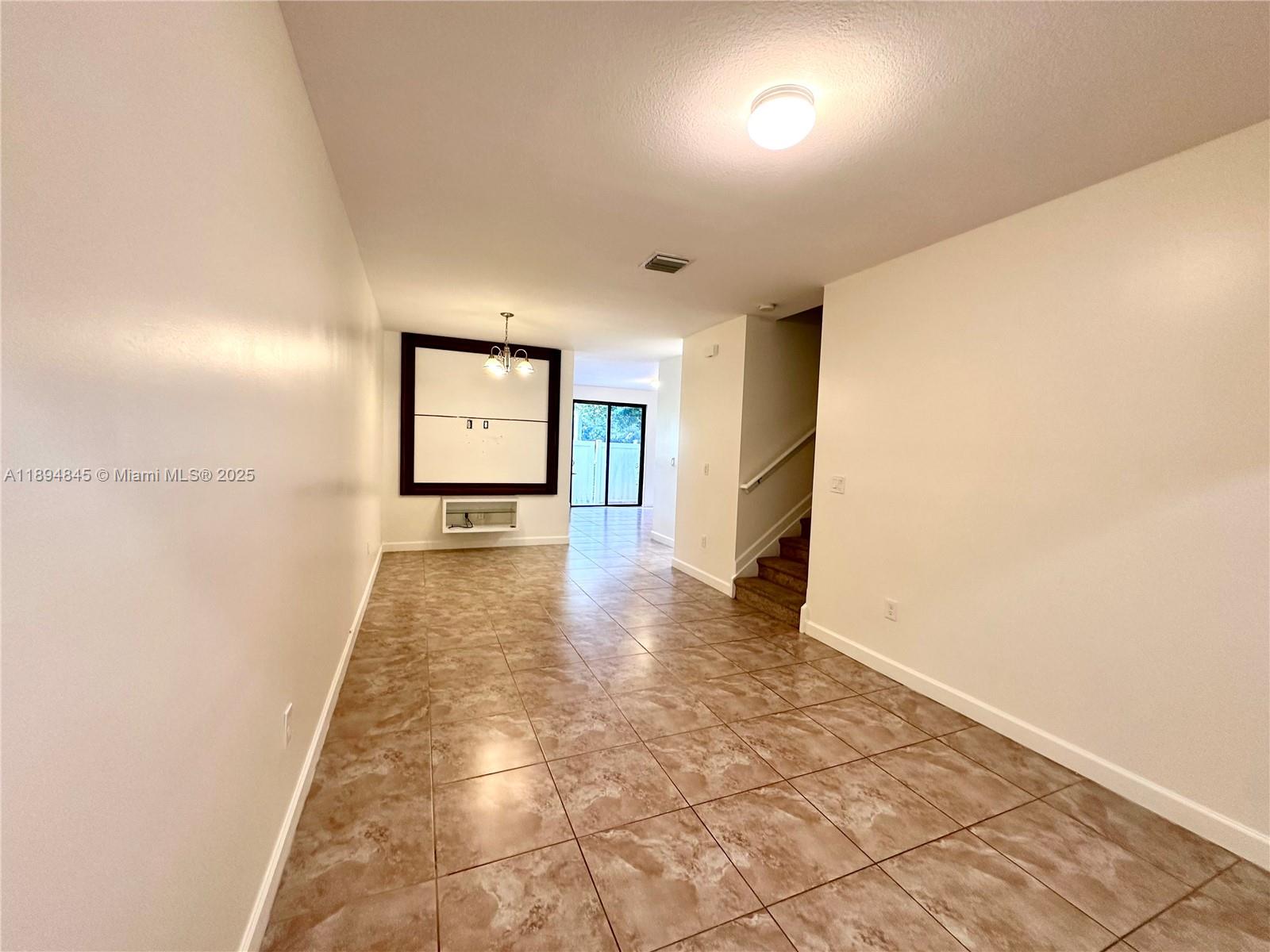 CHAMPION LAKES - Residential