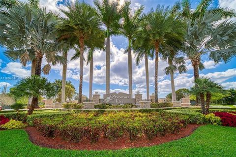 404 NE 194th Ter Miami FL 33179