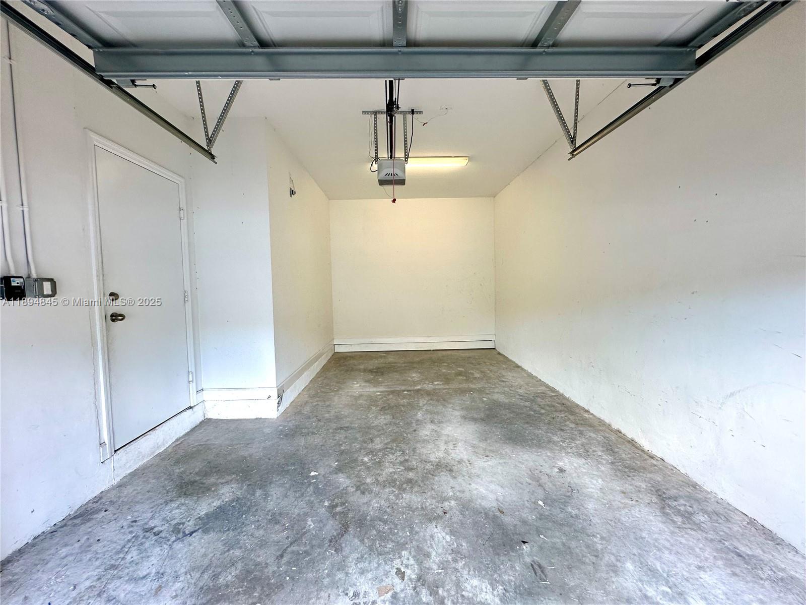 CHAMPION LAKES - Residential