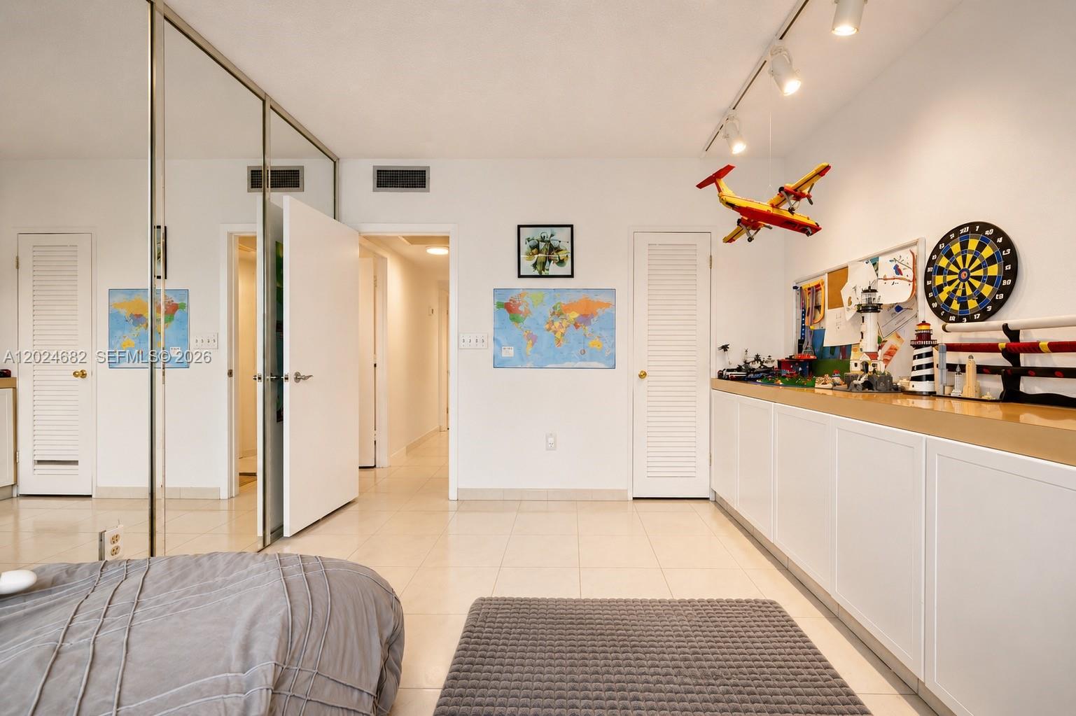 ARLEN HOUSE CONDO - Residential