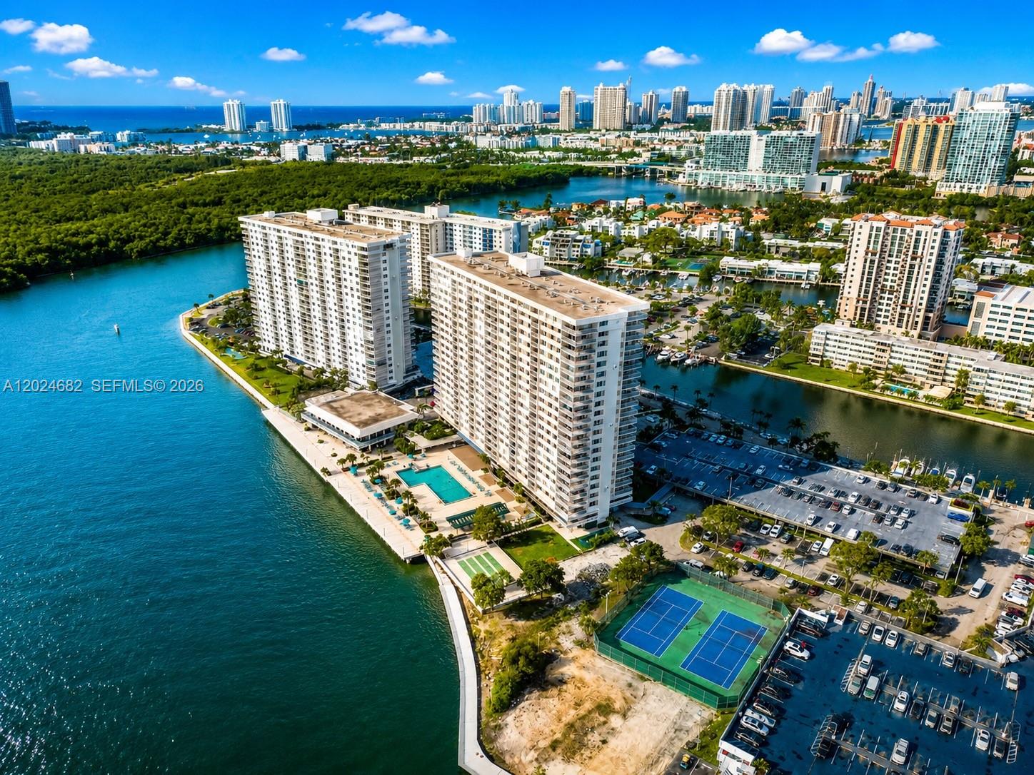 ARLEN HOUSE CONDO - Residential