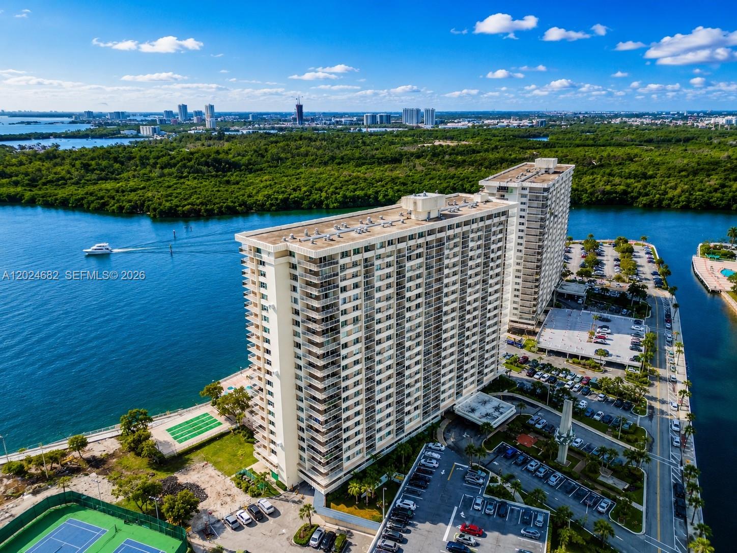 ARLEN HOUSE CONDO - Residential