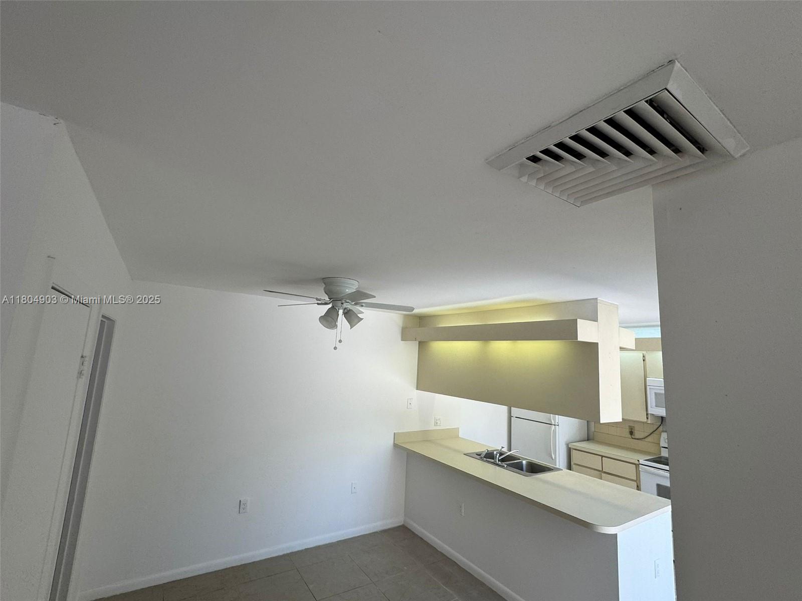 WATERSIDE LUXURY TOWNHOME - Residential Lease