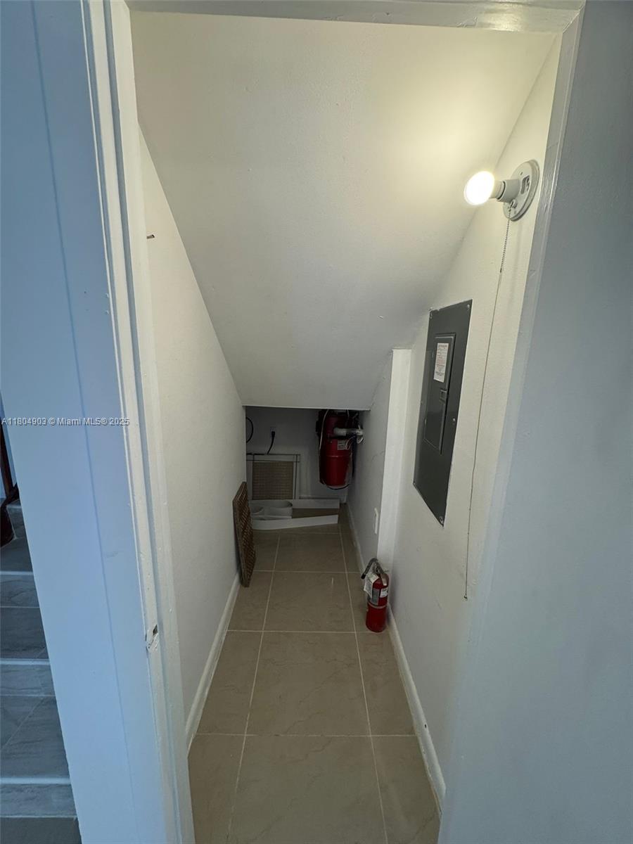 WATERSIDE LUXURY TOWNHOME - Residential Lease
