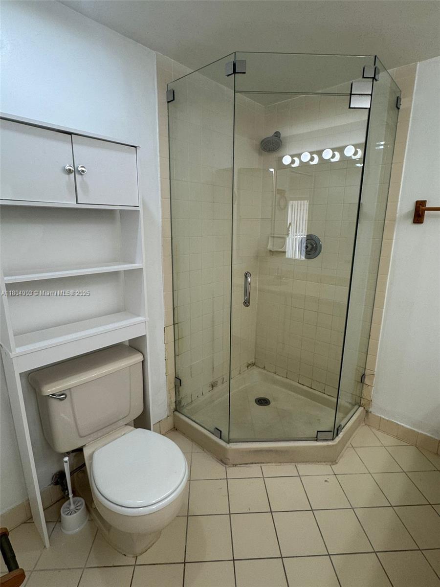 WATERSIDE LUXURY TOWNHOME - Residential Lease
