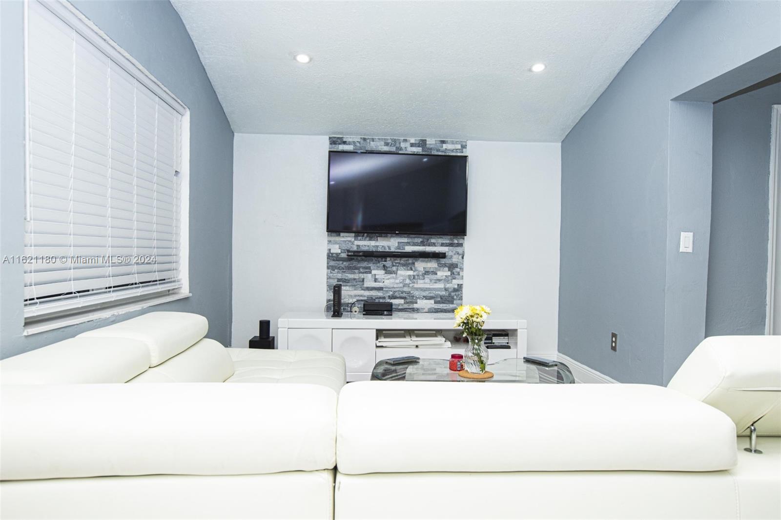 BUENA VISTA HEIGHTS EXTEN - Residential Income