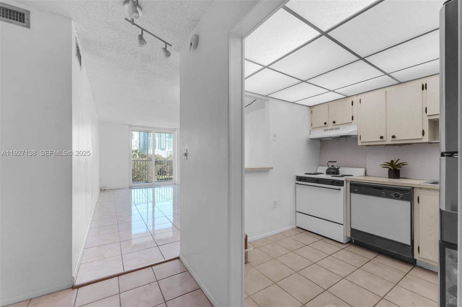 WOODSIDE APTS CONDO - Residential Lease