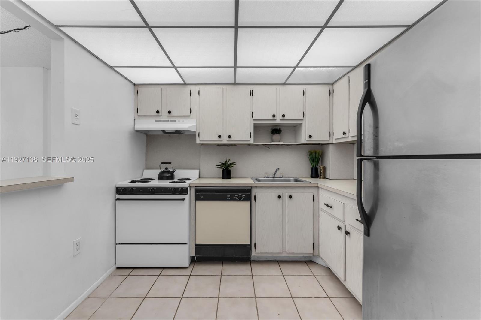 WOODSIDE APTS CONDO - Residential Lease