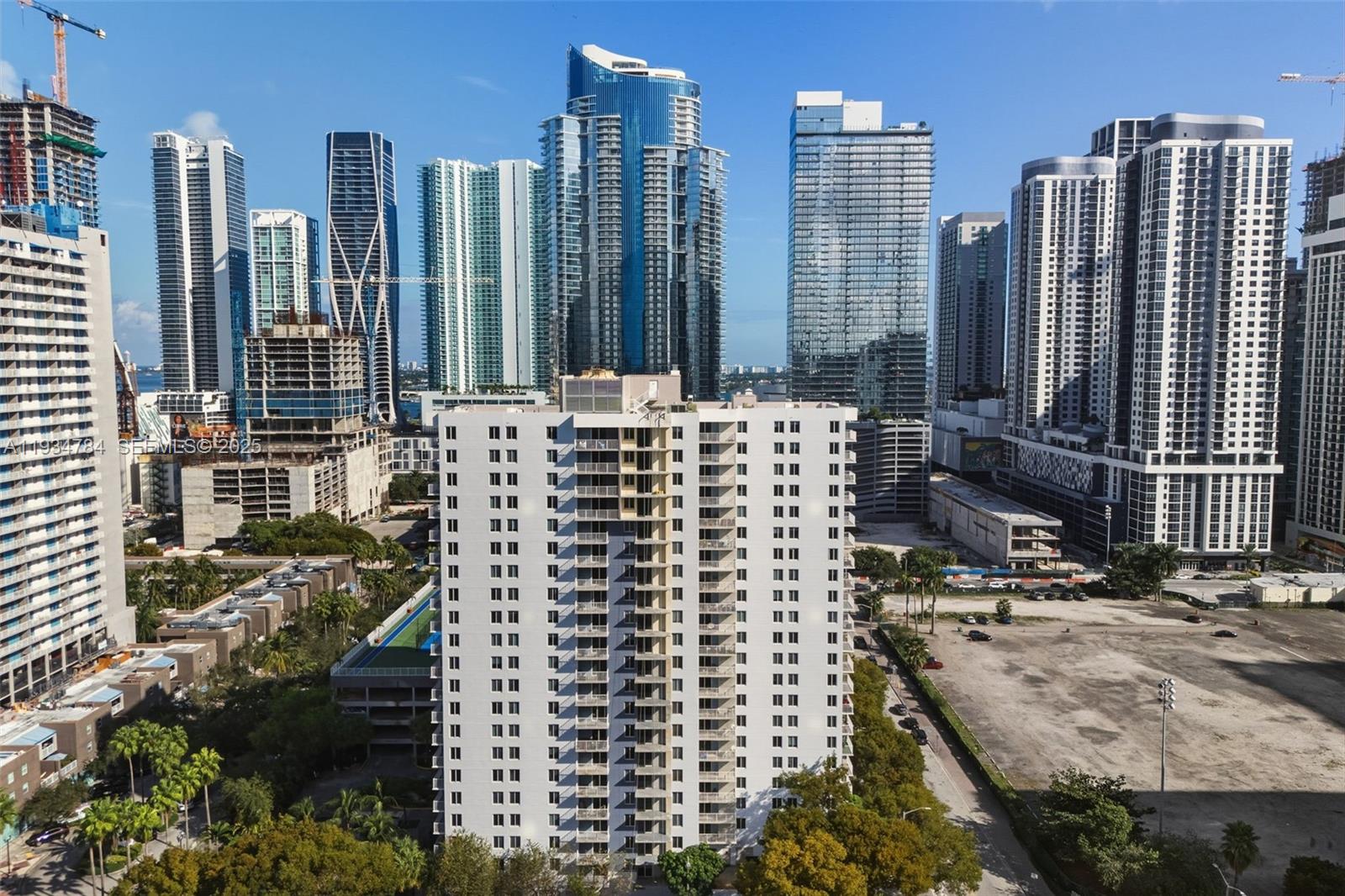 MADISON DOWNTOWN CONDO - Residential