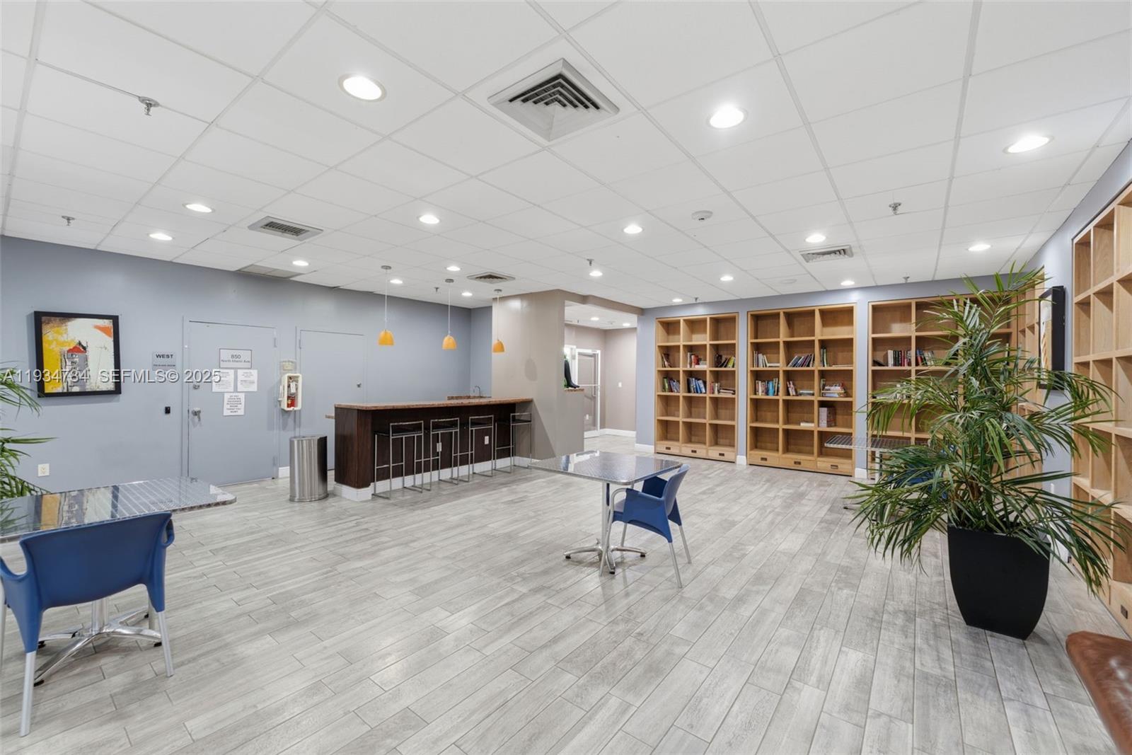 MADISON DOWNTOWN CONDO - Residential