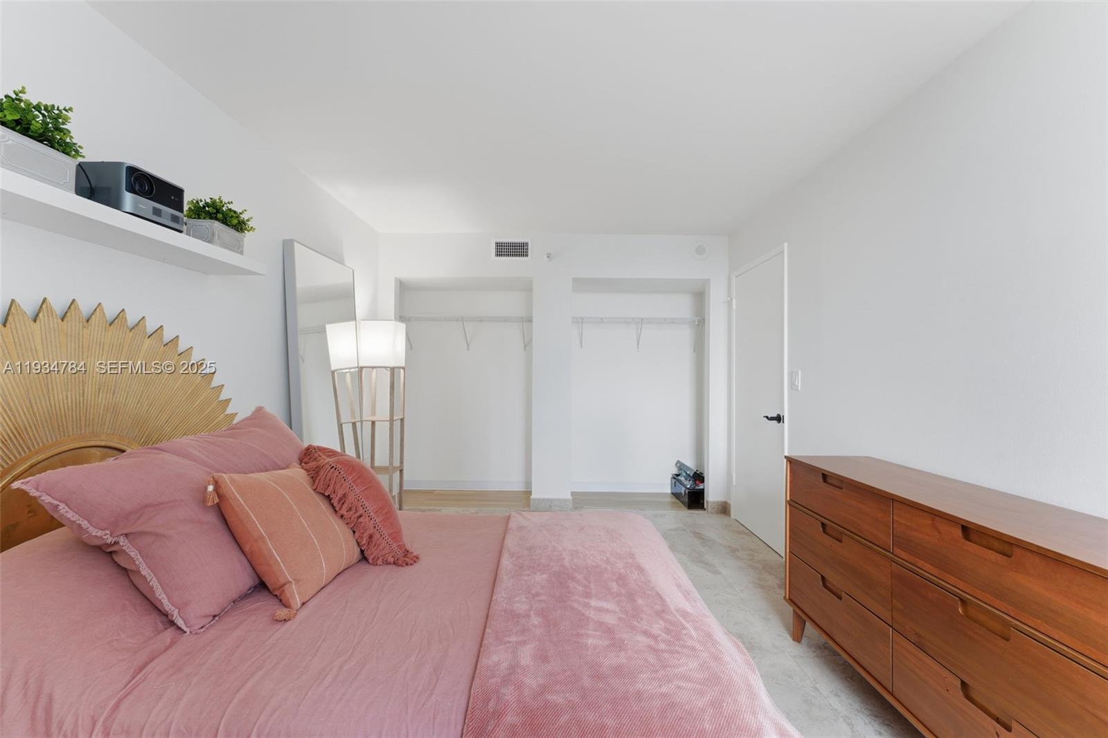 MADISON DOWNTOWN CONDO - Residential