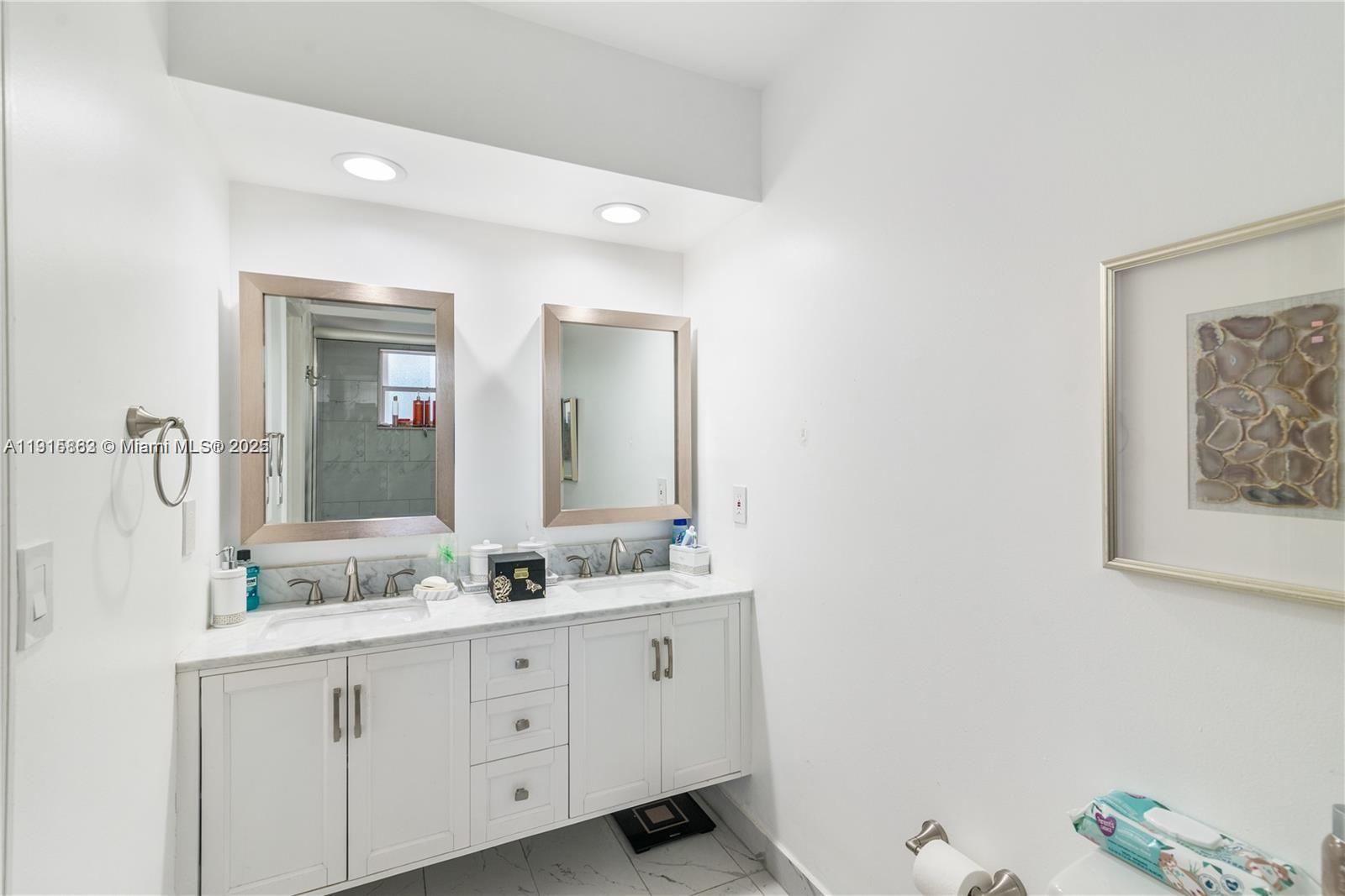 ISLAS CANARIAS HOMES - Residential